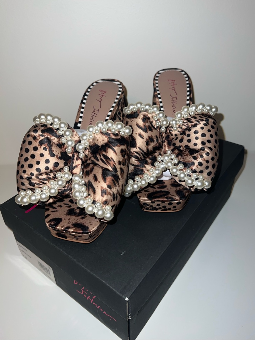 Betsey Johnson Macie Leopard Print Block Heel Platform Sandals Oversized Bow - Picture 1 of 7